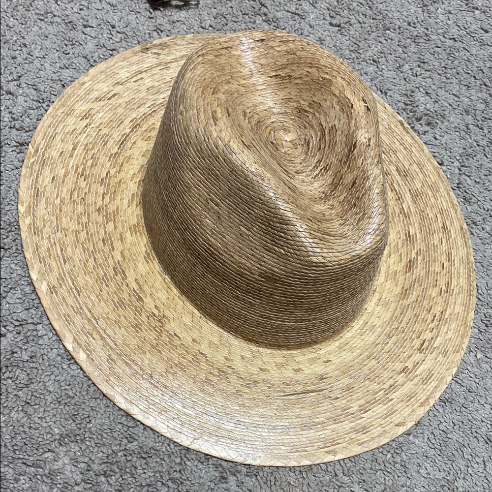 Lack of color Hat
